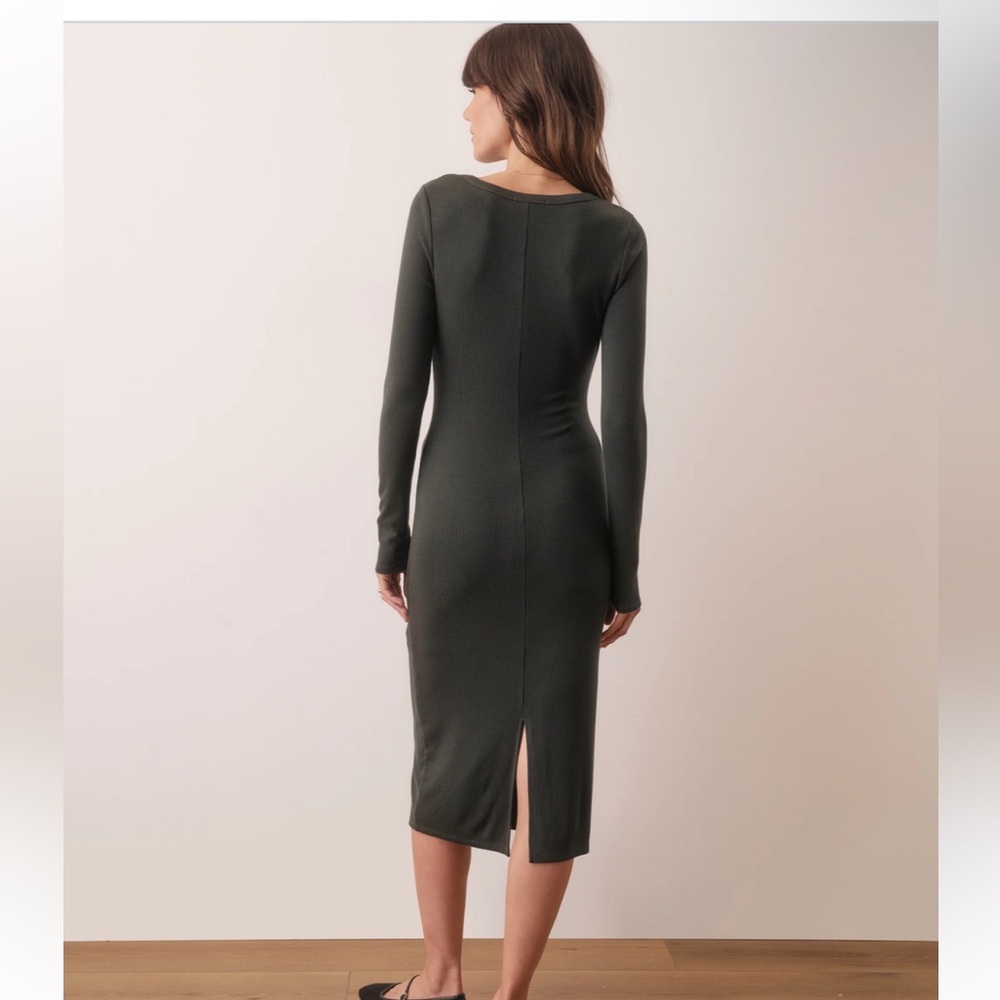 Marine layer Lexi Rib Long Sleeve Midi Dress size xs
Double line - Picture 2 of 4